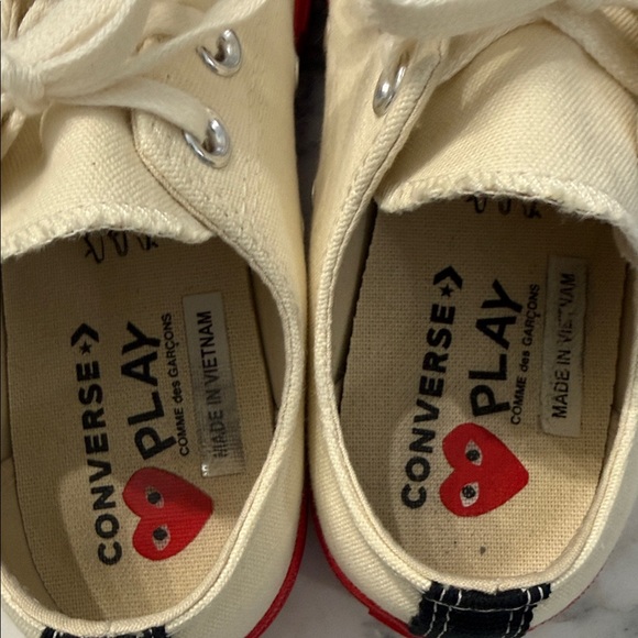 Converse Unisex Cream and Red Heart Chuck Taylor - Picture 2 of 8